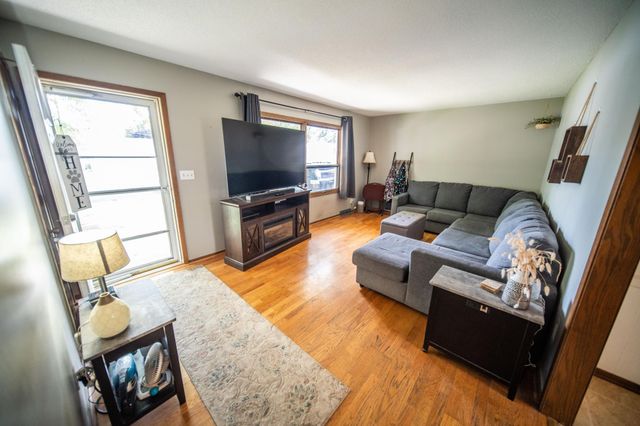 605 5th Avenue NE, Stewartville, MN 55976