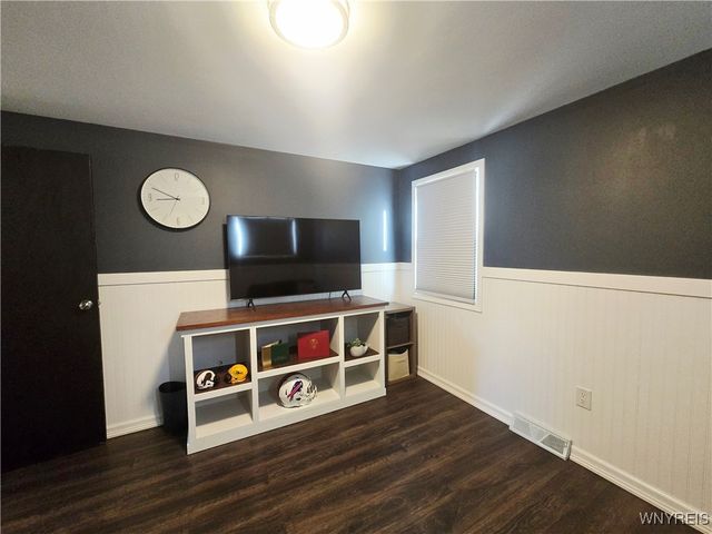 79 Autumnwood Drive, Cheektowaga, NY 14227