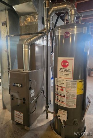 79 Autumnwood Drive, Cheektowaga, NY 14227