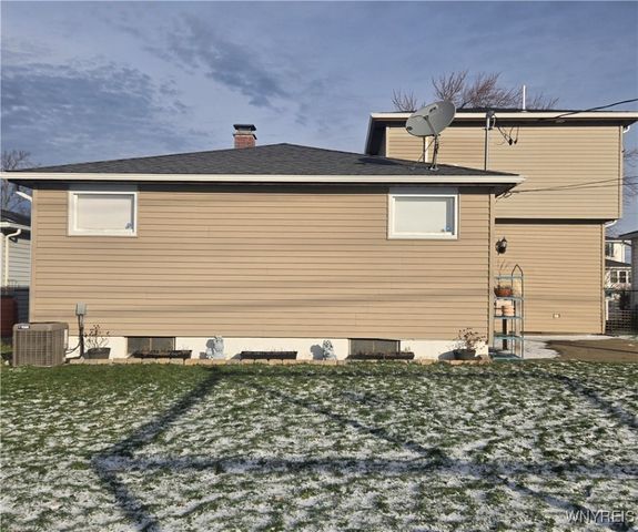 79 Autumnwood Drive, Cheektowaga, NY 14227