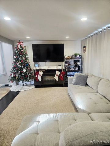 79 Autumnwood Drive, Cheektowaga, NY 14227