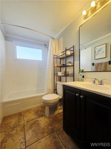 79 Autumnwood Drive, Cheektowaga, NY 14227