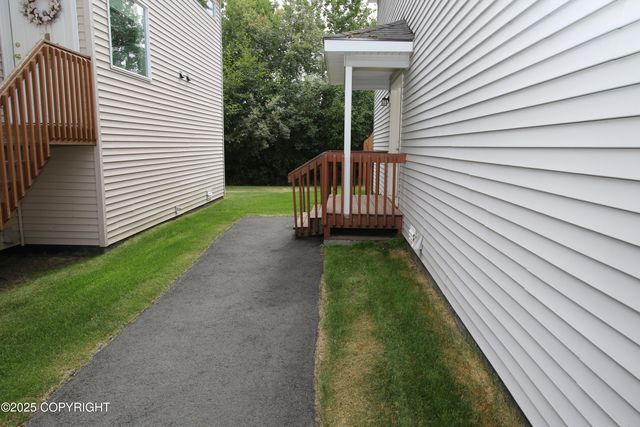 11725 Birch Knoll Loop, Anchorage, AK 99515