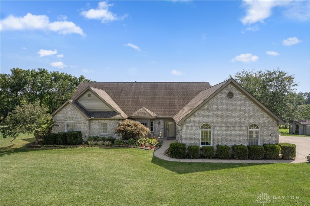 679 S Alpha Bellbrook Road, Sugarcreek Twp, OH 45305