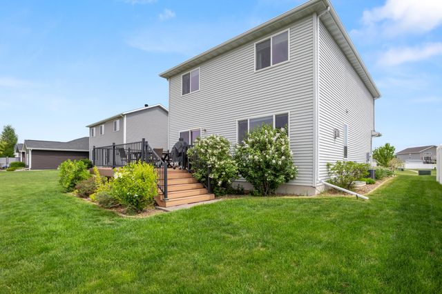 833 Albert Drive W, West Fargo, ND 58078