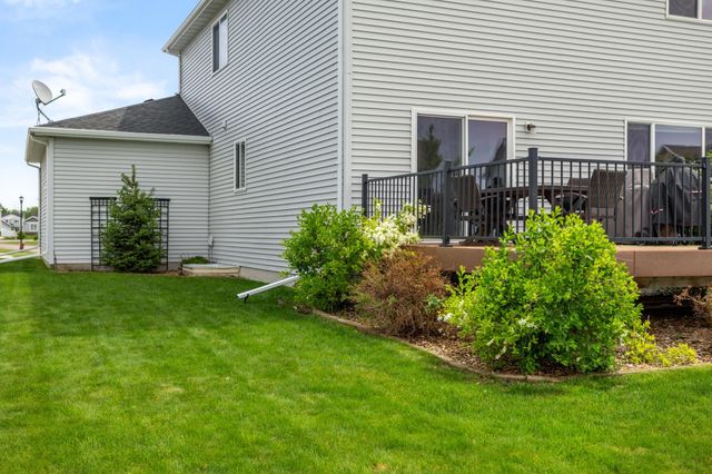 833 Albert Drive W, West Fargo, ND 58078