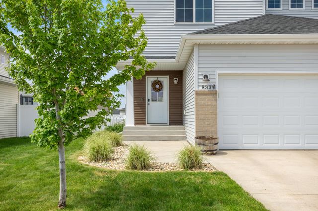 833 Albert Drive W, West Fargo, ND 58078