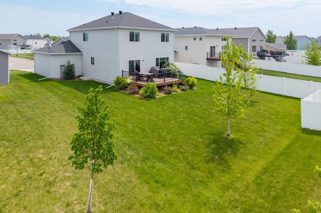 833 Albert Drive W, West Fargo, ND 58078