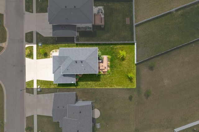 833 Albert Drive W, West Fargo, ND 58078