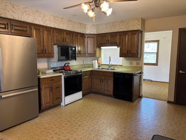 12329 Larkspur ROAD, Franklin, WI 53132