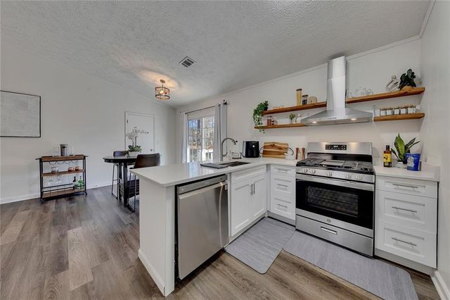 3256 Stonewall NW Drive, Kennesaw, GA 30152