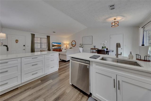 3256 Stonewall NW Drive, Kennesaw, GA 30152