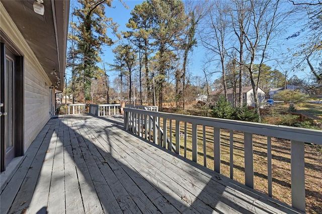 3256 Stonewall NW Drive, Kennesaw, GA 30152