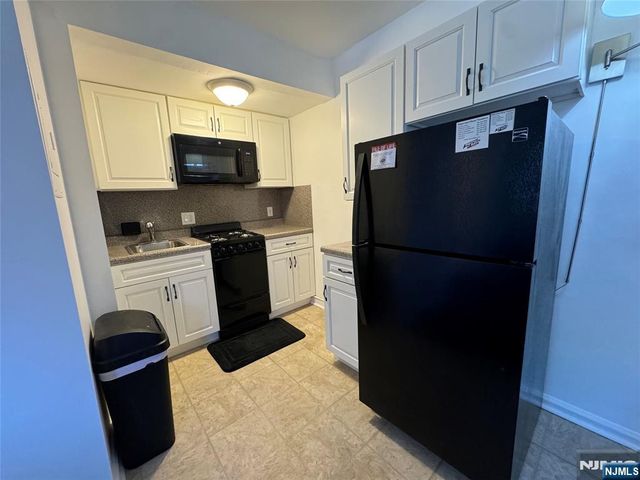 411 Park 2J, Fort Lee, NJ 07024