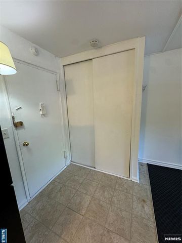 411 Park 2J, Fort Lee, NJ 07024