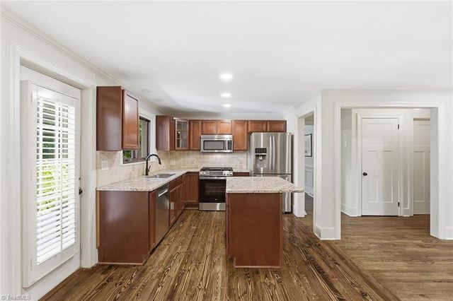 1920 Robinhood Road, Winston-salem, NC 27104