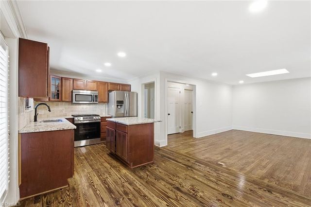 1920 Robinhood Road, Winston-salem, NC 27104