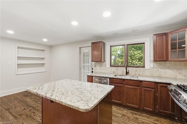 1920 Robinhood Road, Winston-salem, NC 27104