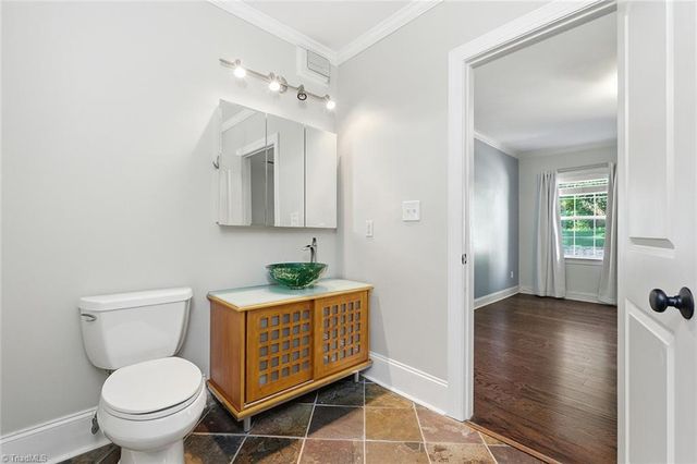 1920 Robinhood Road, Winston-salem, NC 27104