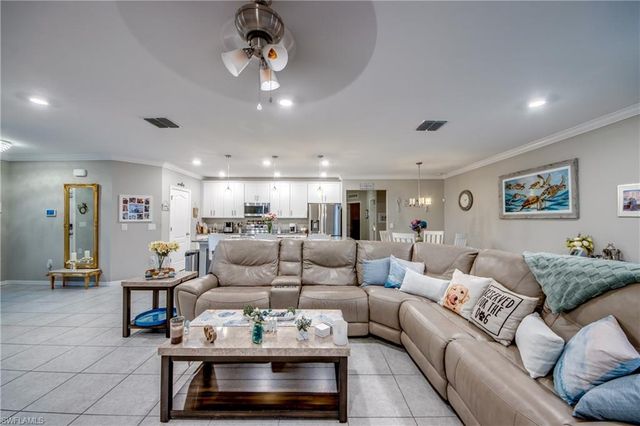 640 Encarnacion ST, Punta Gorda, FL 33983