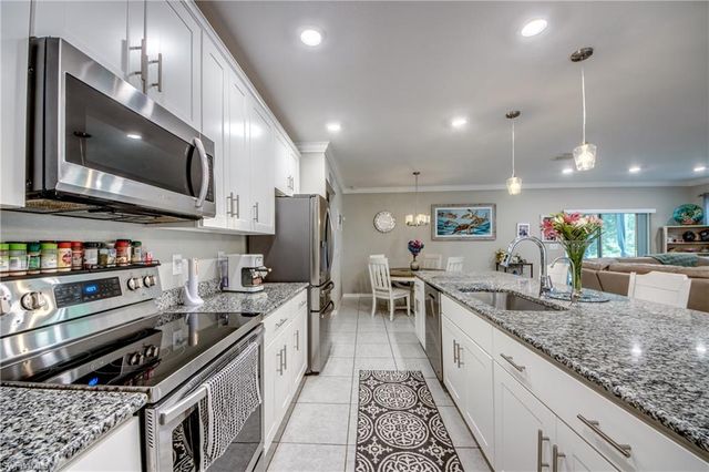 640 Encarnacion ST, Punta Gorda, FL 33983