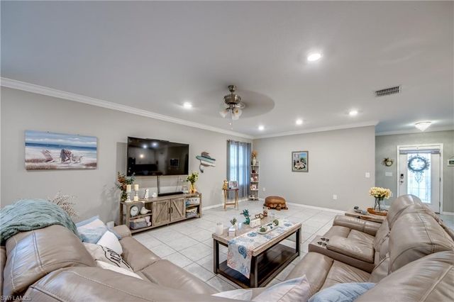 640 Encarnacion ST, Punta Gorda, FL 33983