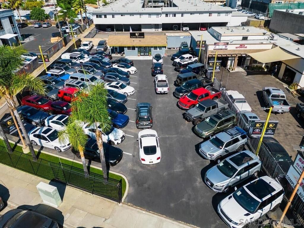 7480 El Cajon Blvd, La Mesa, CA 91942