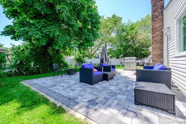 534 Allen Road, Woodmere, NY 11598