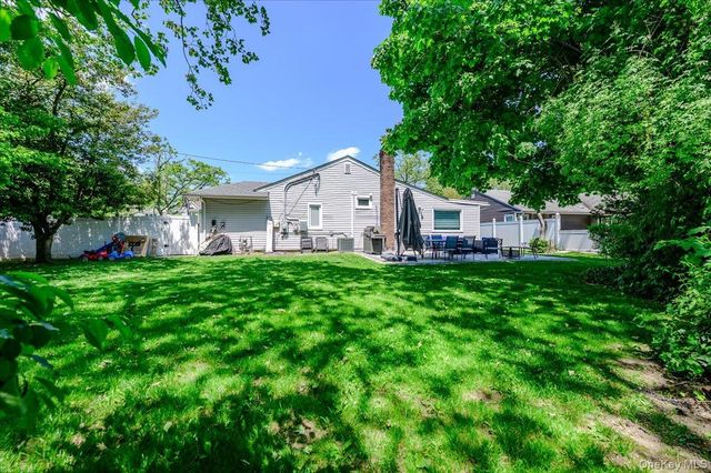 534 Allen Road, Woodmere, NY 11598