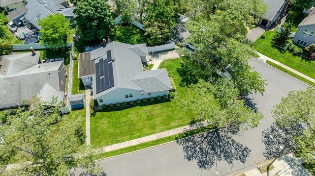 534 Allen Road, Woodmere, NY 11598