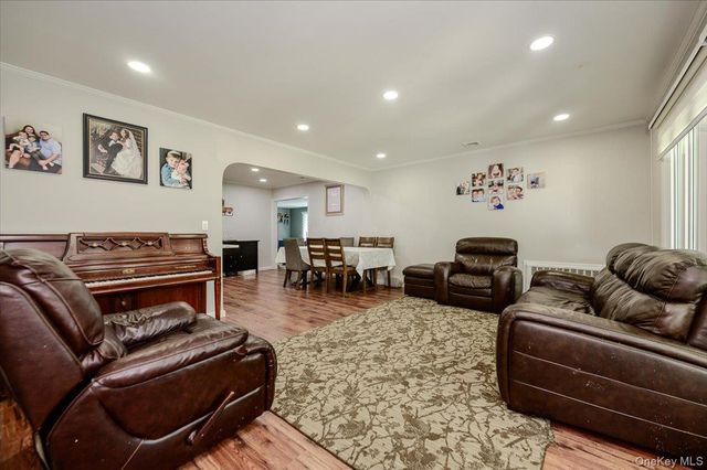 534 Allen Road, Woodmere, NY 11598