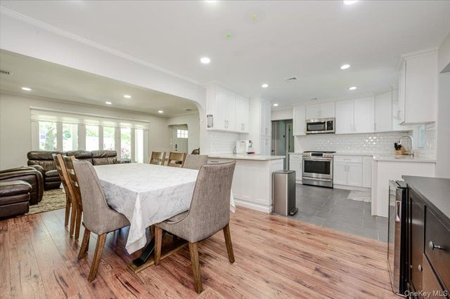 534 Allen Road, Woodmere, NY 11598