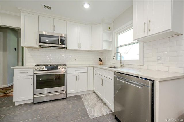 534 Allen Road, Woodmere, NY 11598