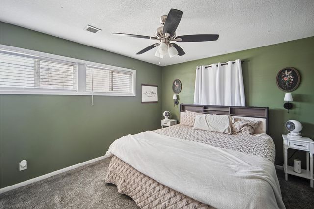 5425 NW 4th Court, Des Moines, IA 50313