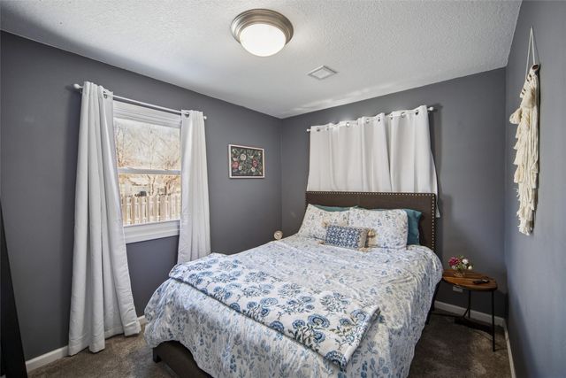 5425 NW 4th Court, Des Moines, IA 50313