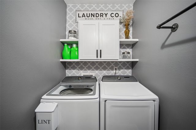 5425 NW 4th Court, Des Moines, IA 50313