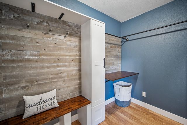 5425 NW 4th Court, Des Moines, IA 50313