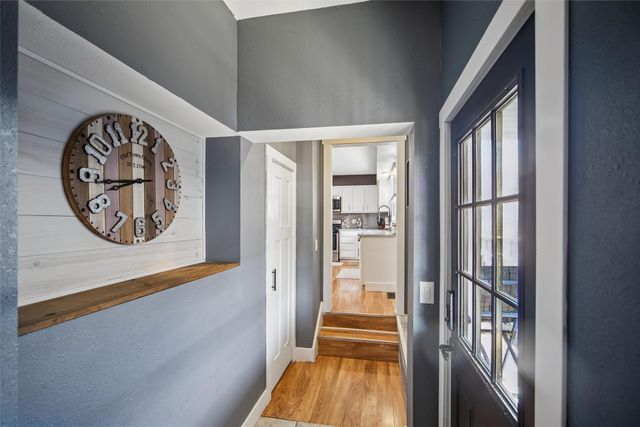 5425 NW 4th Court, Des Moines, IA 50313