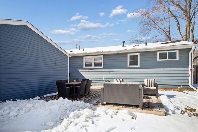 5425 NW 4th Court, Des Moines, IA 50313