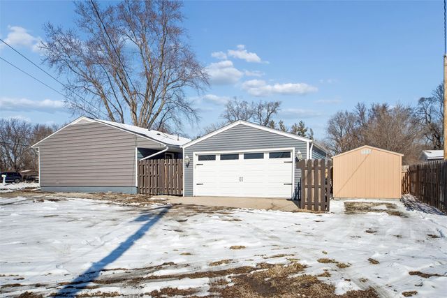 5425 NW 4th Court, Des Moines, IA 50313