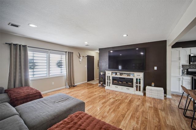 5425 NW 4th Court, Des Moines, IA 50313