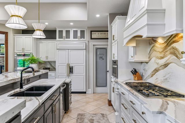 225 Calamus Circle, Medina, MN 55340