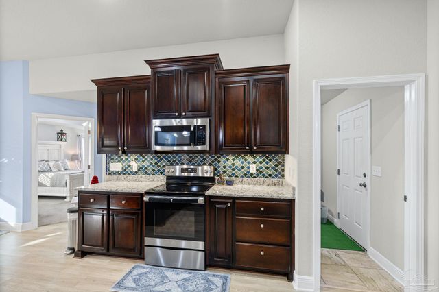 6265 Ithaca St, Milton, FL 32570