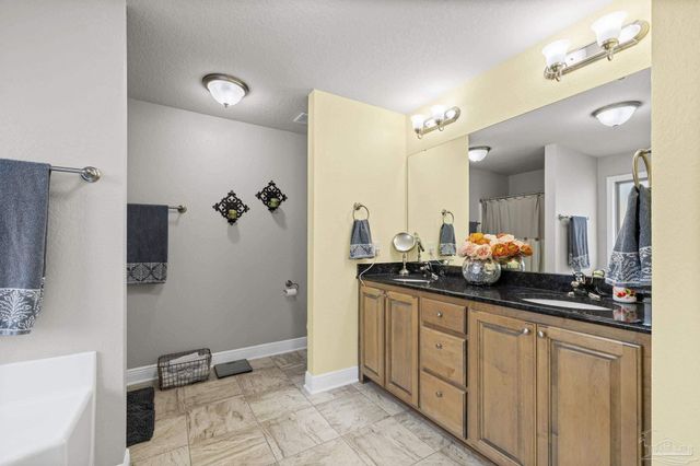 6265 Ithaca St, Milton, FL 32570