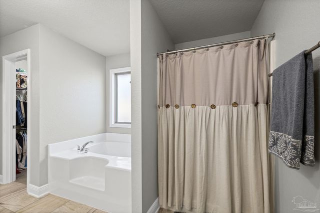 6265 Ithaca St, Milton, FL 32570