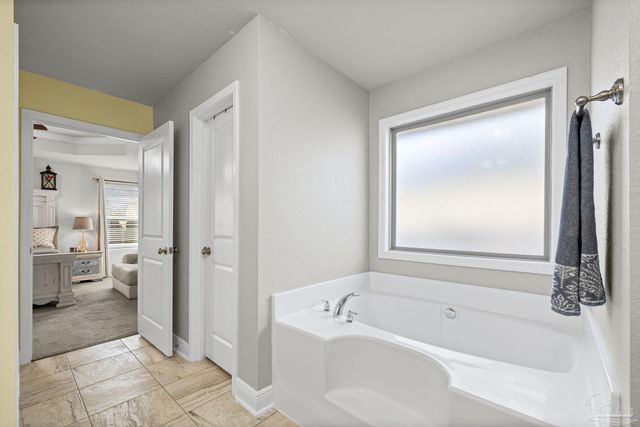 6265 Ithaca St, Milton, FL 32570