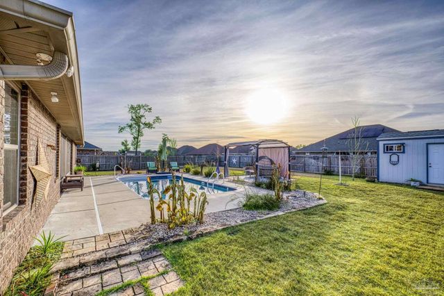 6265 Ithaca St, Milton, FL 32570