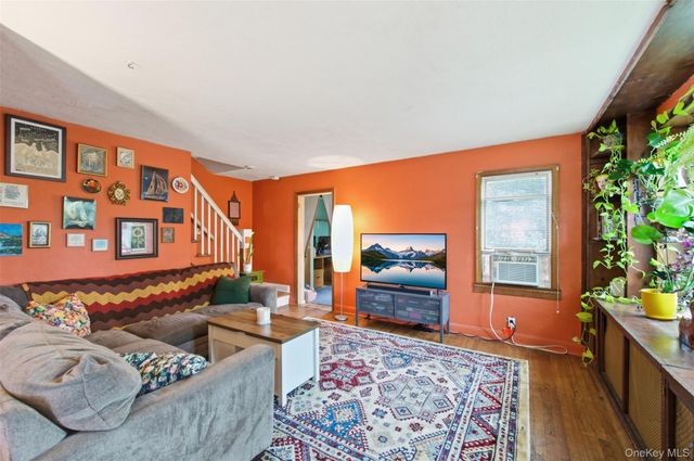 210 Greenlawn Terrace, Copiague, NY 11726