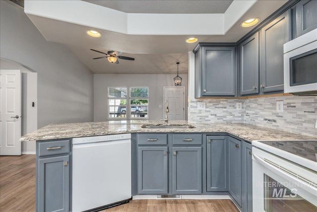 929 Pelican Way, Meridian, ID 83642