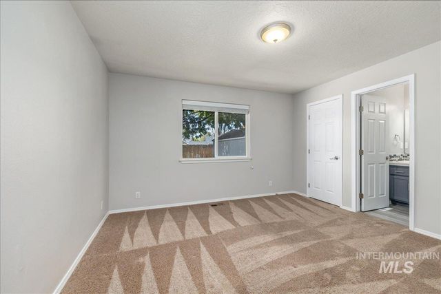 929 Pelican Way, Meridian, ID 83642